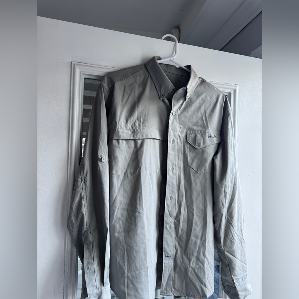 Men’s HUK tide point button down
